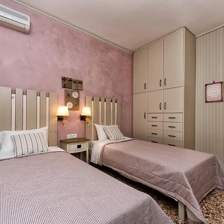 Argyro Rent 3*